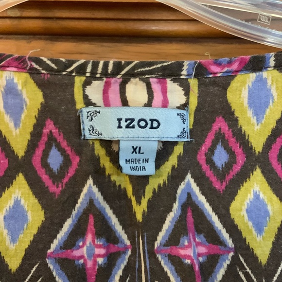Izod Multicolor Geometric Pattern Top - Picture 2 of 3